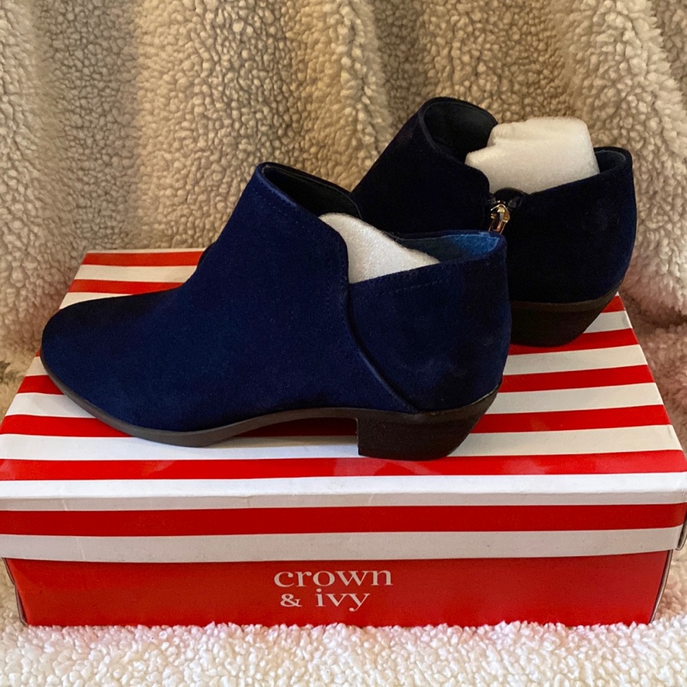 NWT navy booties